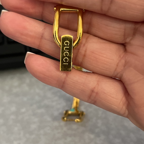 Gucci watch in 18kt gold plate. marks on one side of arm from being stored 🤩 - Picture 7 of 8